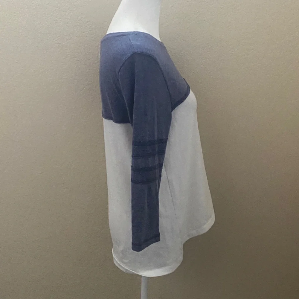 Billabong Women's Blue and White 3/4 Sleeve Tee. Soft and cozy. Size S.